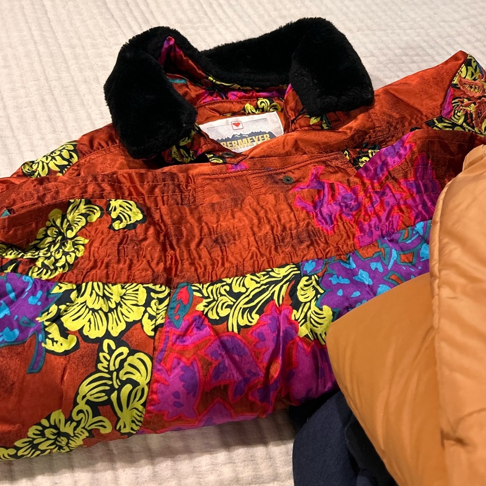 vintage 80s/90s obermeyer ski jacket. 3/4th picture for closest color reference